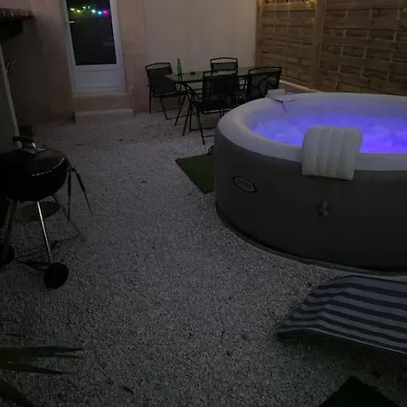 Holiday home Joli T2 Avec Jacuzzi *